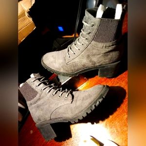 Market & Spruce Halyn Block Heel Lace-Up Ankle Bootie Size 7